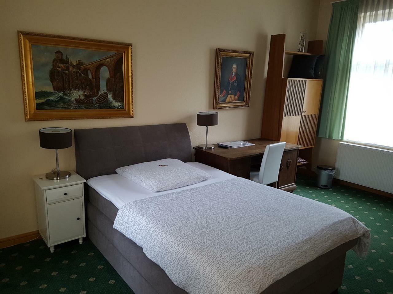 Schillers Hotel & Cafe - Garni - Lüdenscheid المظهر الخارجي الصورة